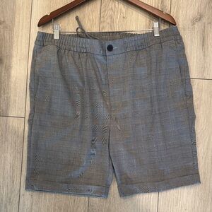 H&M Men's Gray Checked Flat-Front Shorts
